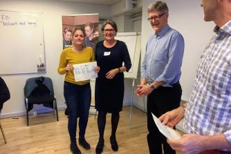RYLA 2018-19 på Bellahøj DG Susanne gram-Hanssen overrækker diplom for deltagelse